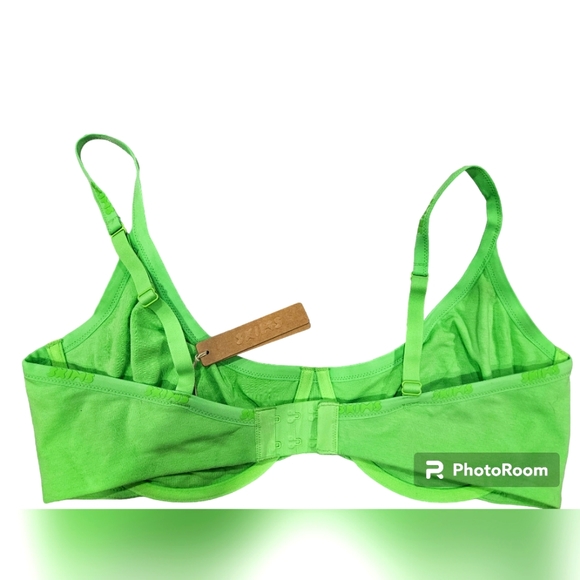 SKIMS Neon Green Underwire Bra - Picture 6 of 7